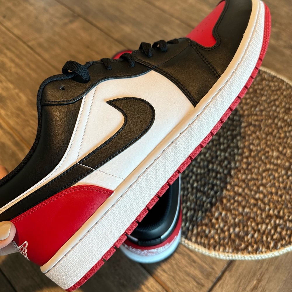 Men’s Nike air jordan.